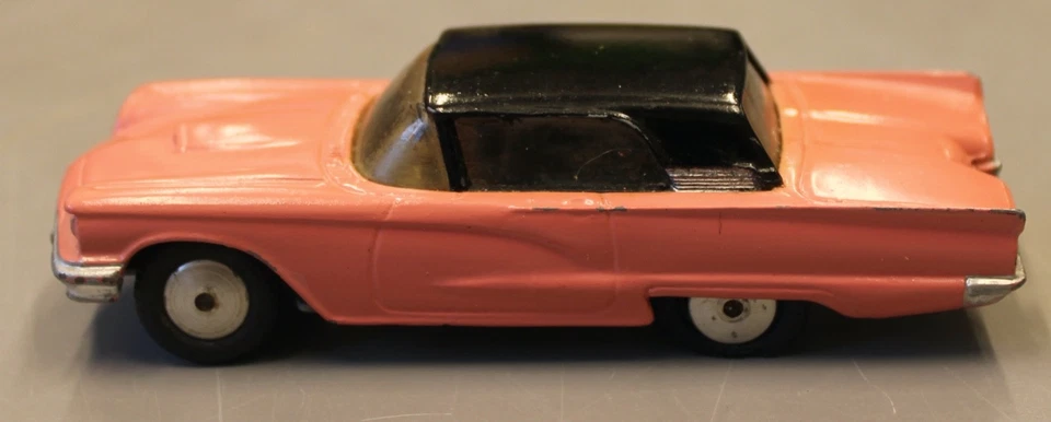 11/15.  Friction Motor Corgi Toys 1959 Ford Thunderbird Black H.T. w/Salmon Pink - Image 3 of 4