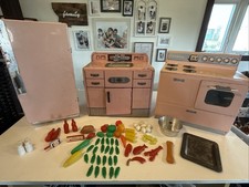 1950s/1960s Pink Nassau/wolverine Play Kitchen Set With Play Food  Accessories