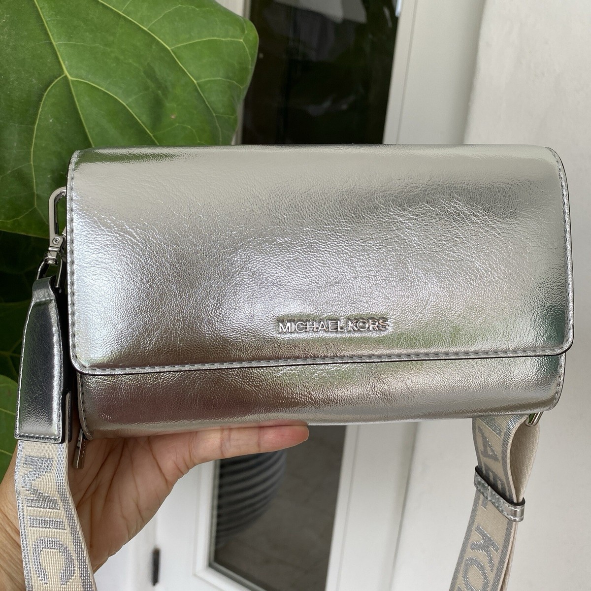 Michael Kors JET SET ITEM LG ZA WALLET XBODY 35F2GTTC8L Ivory for