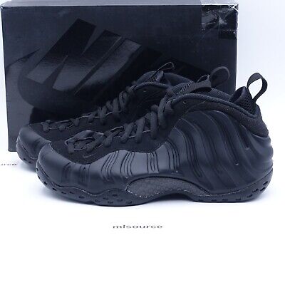 Size 8.5 Men's Nike Air Foamposite One Sneakers Black Size 8.5 Men's Nike Air Foamposite One Sneakers Black