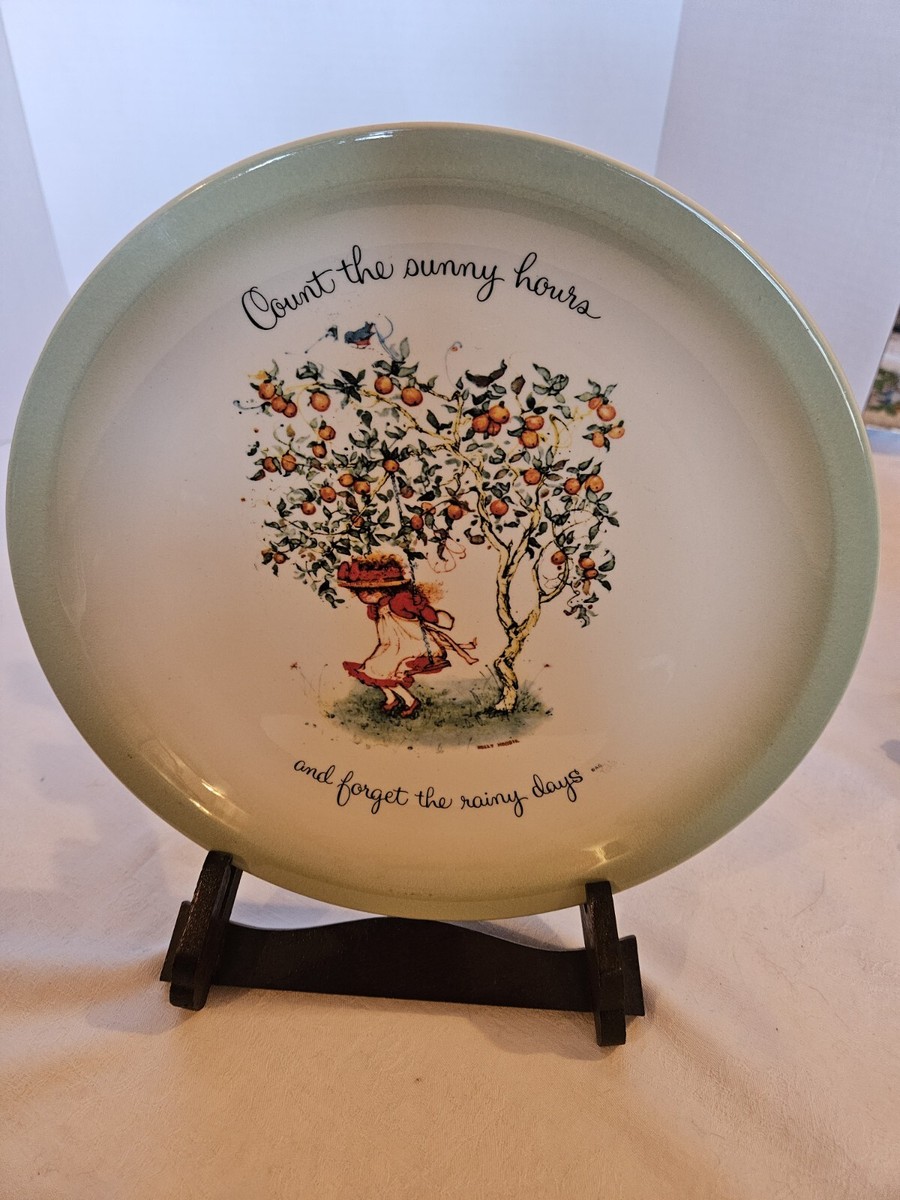 Holly Hobbie Collector's Edition Plate 10.5in Green Rim USA