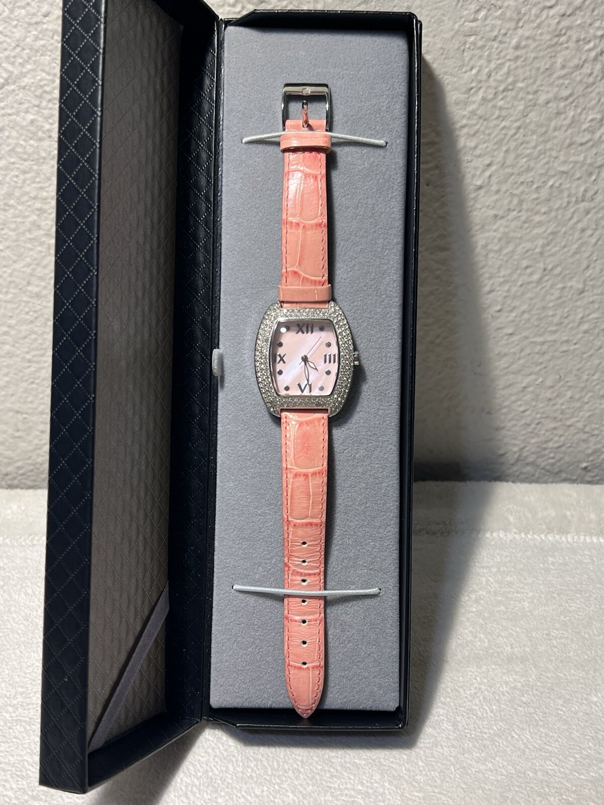 Women's Watch Pink Leather Band Big Face Needs New Battery For Parts Or Repair