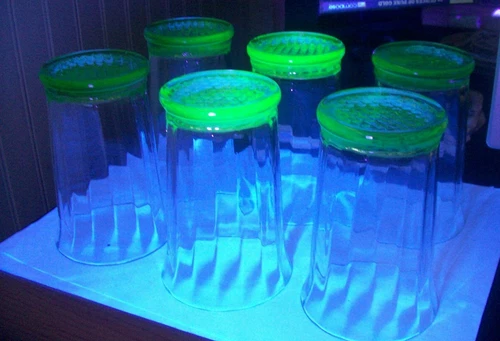 Set 6 Depression Elegant green uranium glass tumblers pressed diamond bottoms