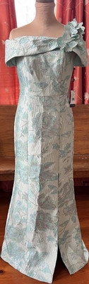 New with Tags Size 4 Adrianna Papell Off Shoulder Floral Jacquard Gown Green