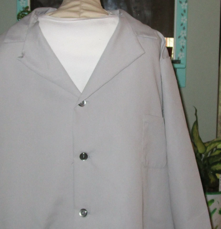 Best Medical L/S Men Lab Coat Button 3 Pocket 42" Length Gray Size 2X & 3X - Image 2 of 4