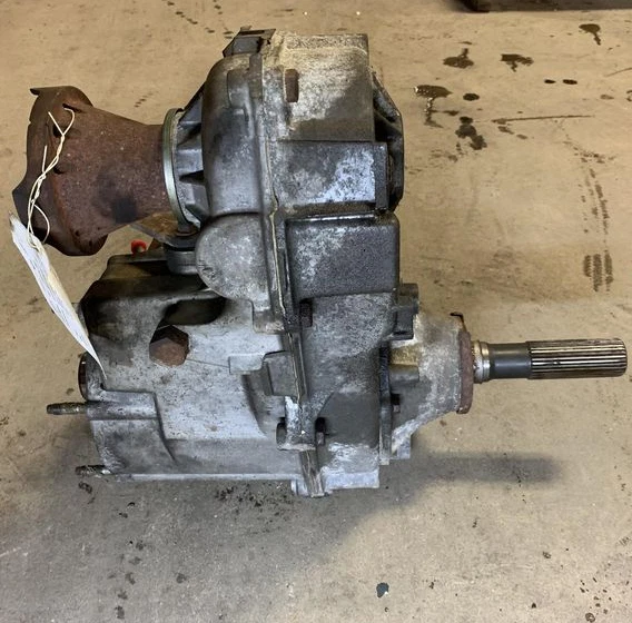 2002 - 2007 年吉普自由人转运箱  — 第 3/4 张图片