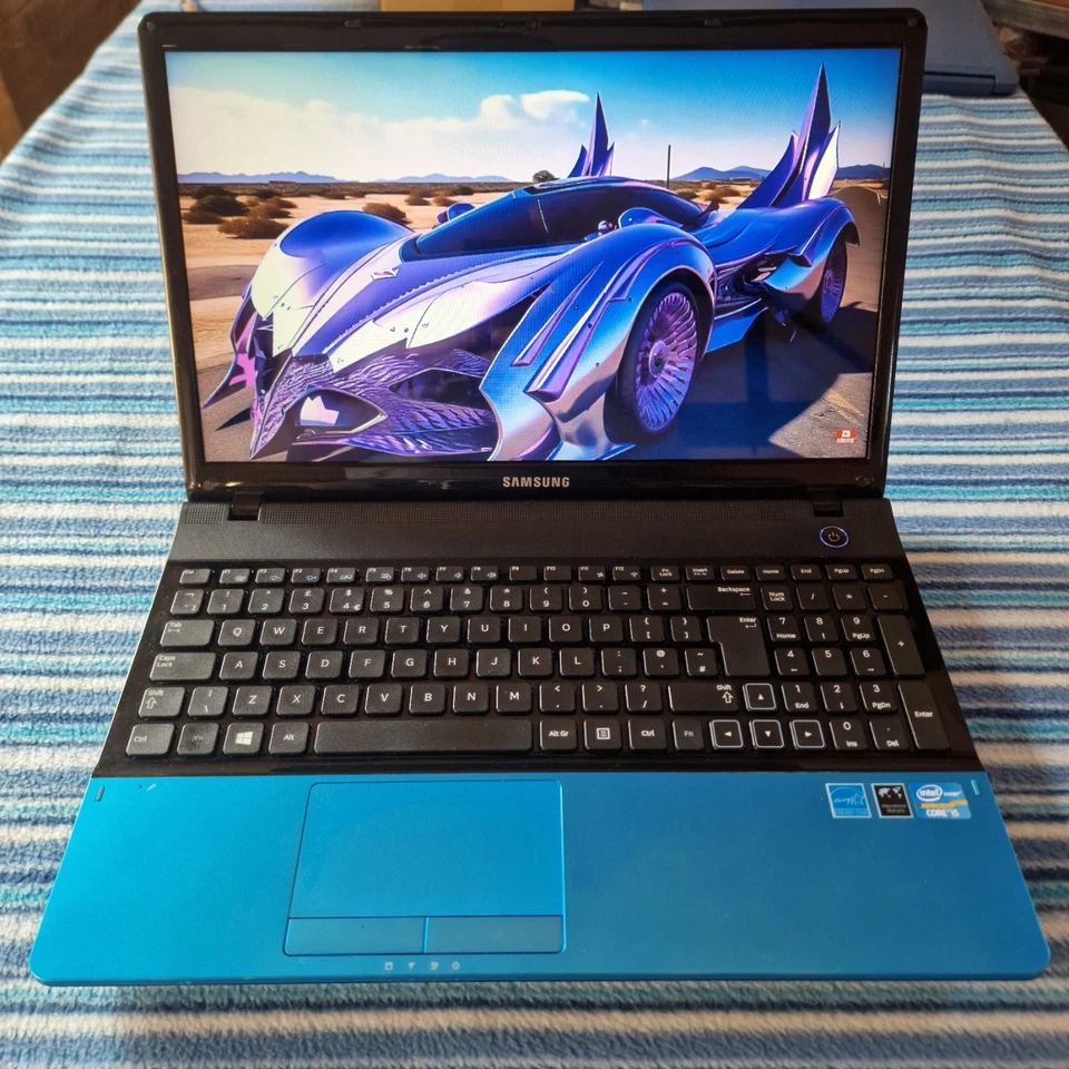 Samsung NP3530EC laptop, i5 ,15.6", Windows 10, 180Gb SSD, 8Gb RAM ,Charger(F23) - Image 2 of 4
