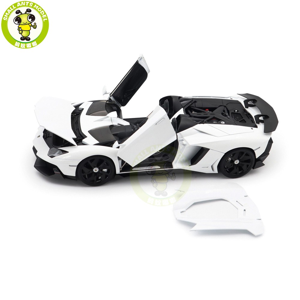 1/18 Lamborghini AVENTADOR J Autoart 74674 White Diecast Model Car