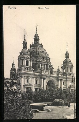 Berlin, view of the New Cathedral, postcard 