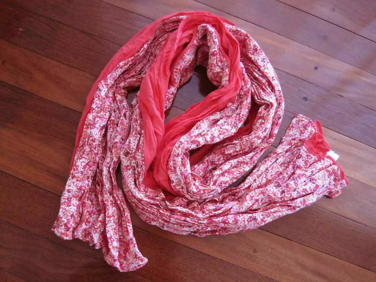 Beautiful French Style Good Quality 100 Cotton Chic Design Red Scarf