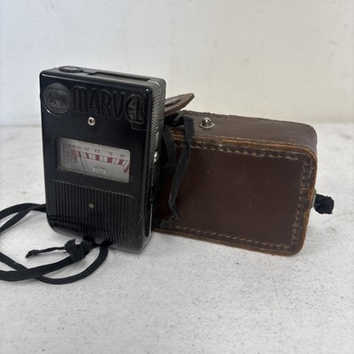 Vintage Marvel exposure meter in leather case, 4-1/2 x 2-1/2 inches