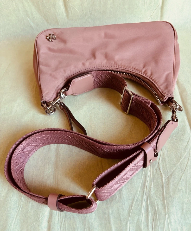 Bolso de hombro pequeño de nailon Tory Burch Mercer color suave/rosa Foto 2 de 4