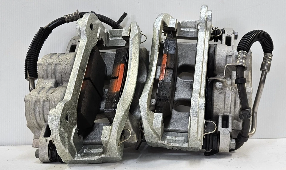 Новый OEM Ford Mustang GT тормозные суппорты колодки шланги 2005-2014 7R33-2B118-B 2B119-B - Изображение 2 из 4