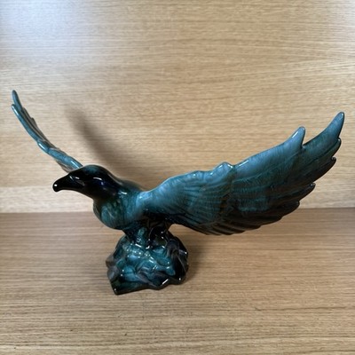 Blue Mountain Keramik ''Adler im Flug'' grüne Tropfglasur Figur groß 13,5''