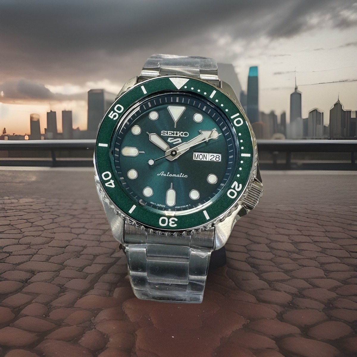 Seiko 5 Automatic Sports Green Dial Steel Bracelet Men's Watch