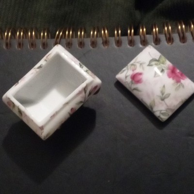 Porcelain 1239 Floral Miniature Lidded Footed Trinket Box