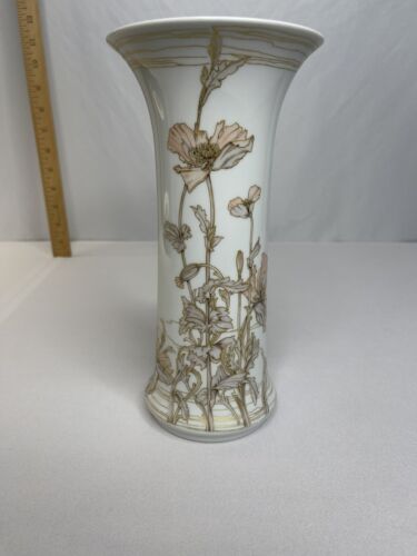 Kaiser, Nadine, Design Nossek 9” Vase - Picture 1 of 6