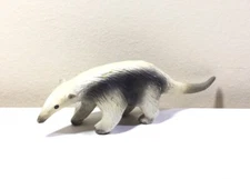 Kaiyodo Japan Exclusive Miniature Planet Eikoh Tamandua Animal Figure