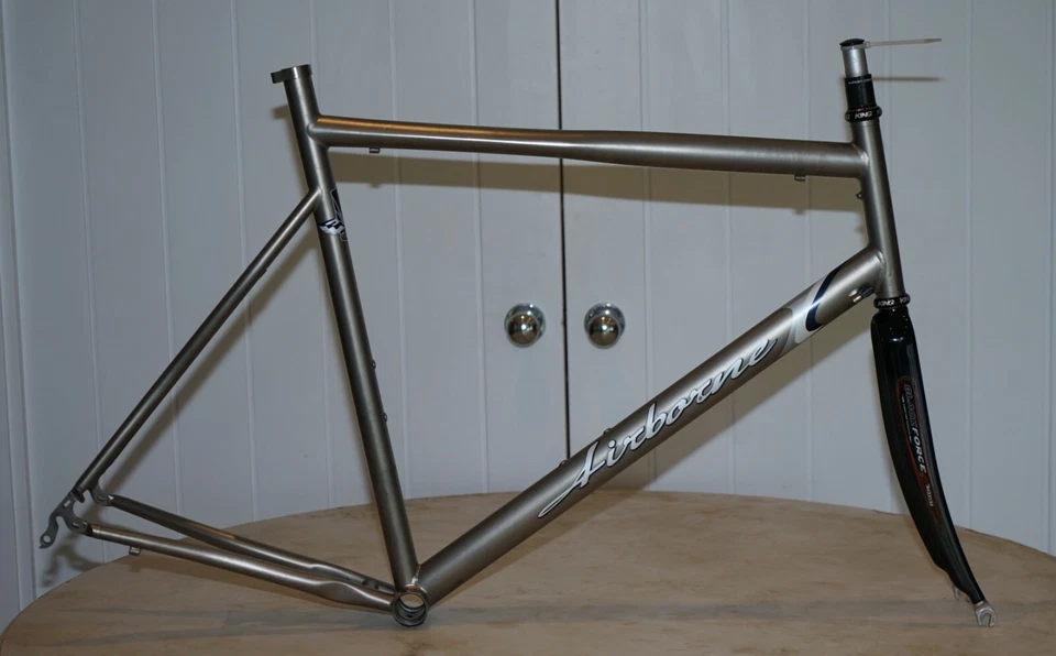 AIRBORNE TITANIUM 3AL-2.5V ROAD TT BIKE FRAMESET CARBON BLADED FORKS CHRIS KING - Image 2 of 4