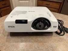 Epson PowerLite 535W HDMI Short Throw Projector Tested H671A 1,769 HOURS