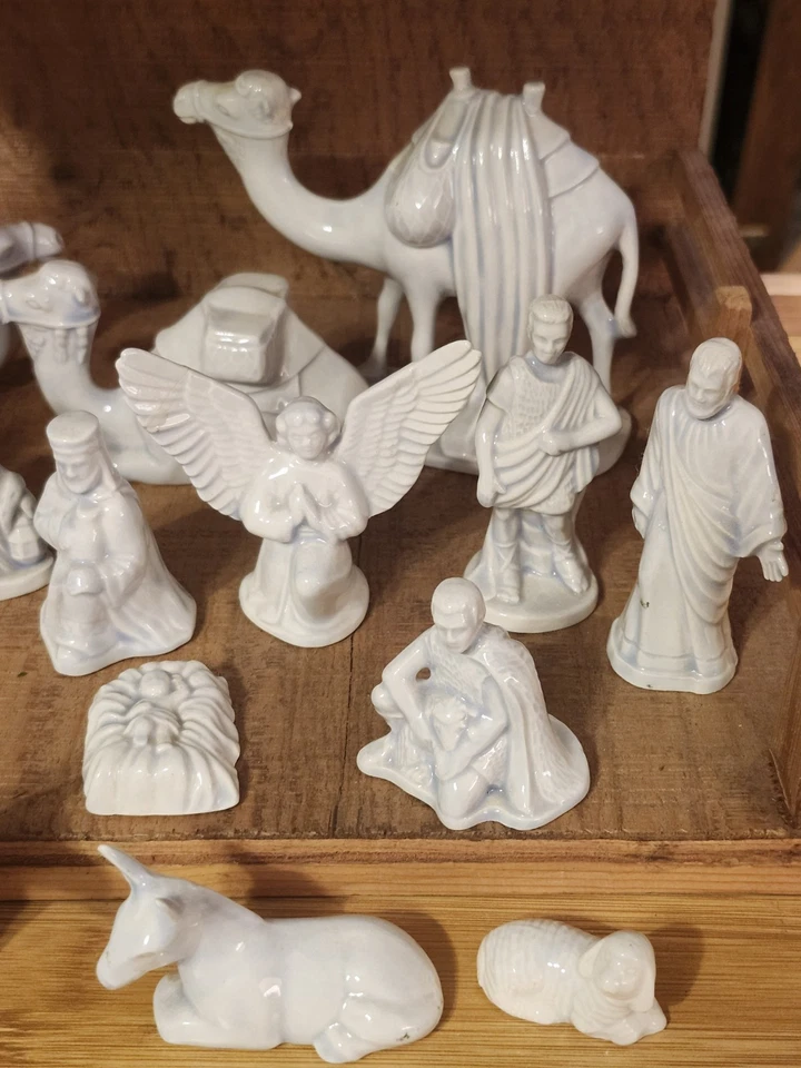 Vintage White/Blue Glazed Ceramic Nativity 15pc.Set & Wood Stable - Image 2 of 4