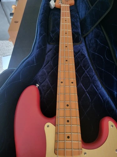 Squier 40th Anniversary Vintage Edition P-Bass w/ Reunion Blues Continental Bag image 3