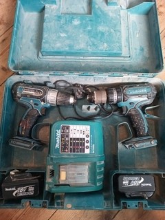 makita drill set 18v No Batteries