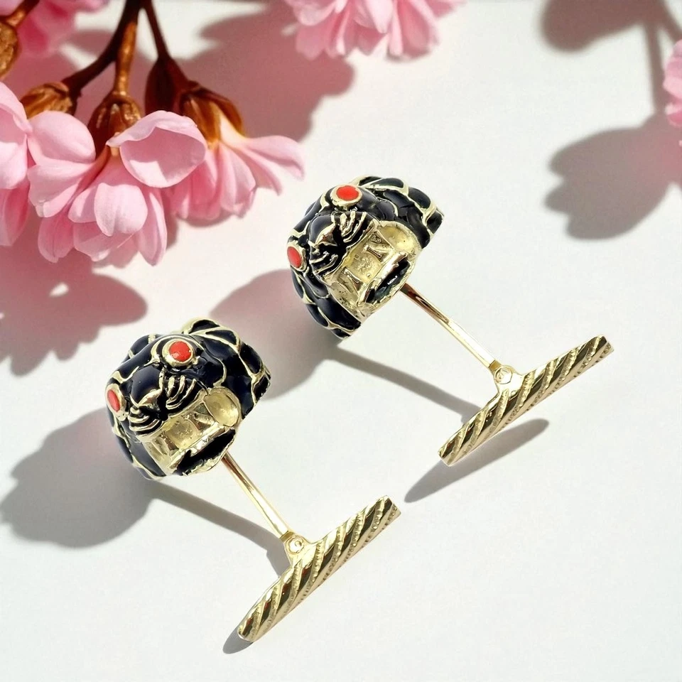 Vintage! David Webb 18k Yellow Gold Black Enamel Lion Cufflinks - Image 2 of 4