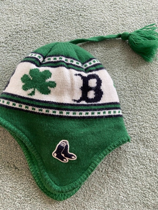 BOSTON RED SOX Genuine Merchandise Boys Hat Acrylic Green with logo and tassel