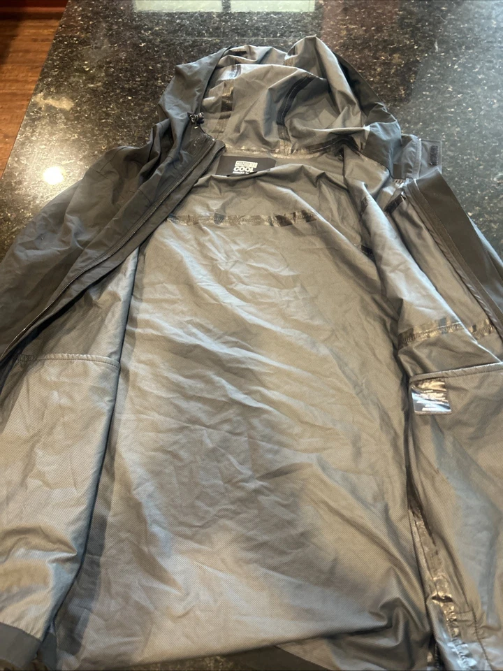 32° Cool Men's Waterproof Hooded Jacket with Zip Pockets Black - Image 3 of 3