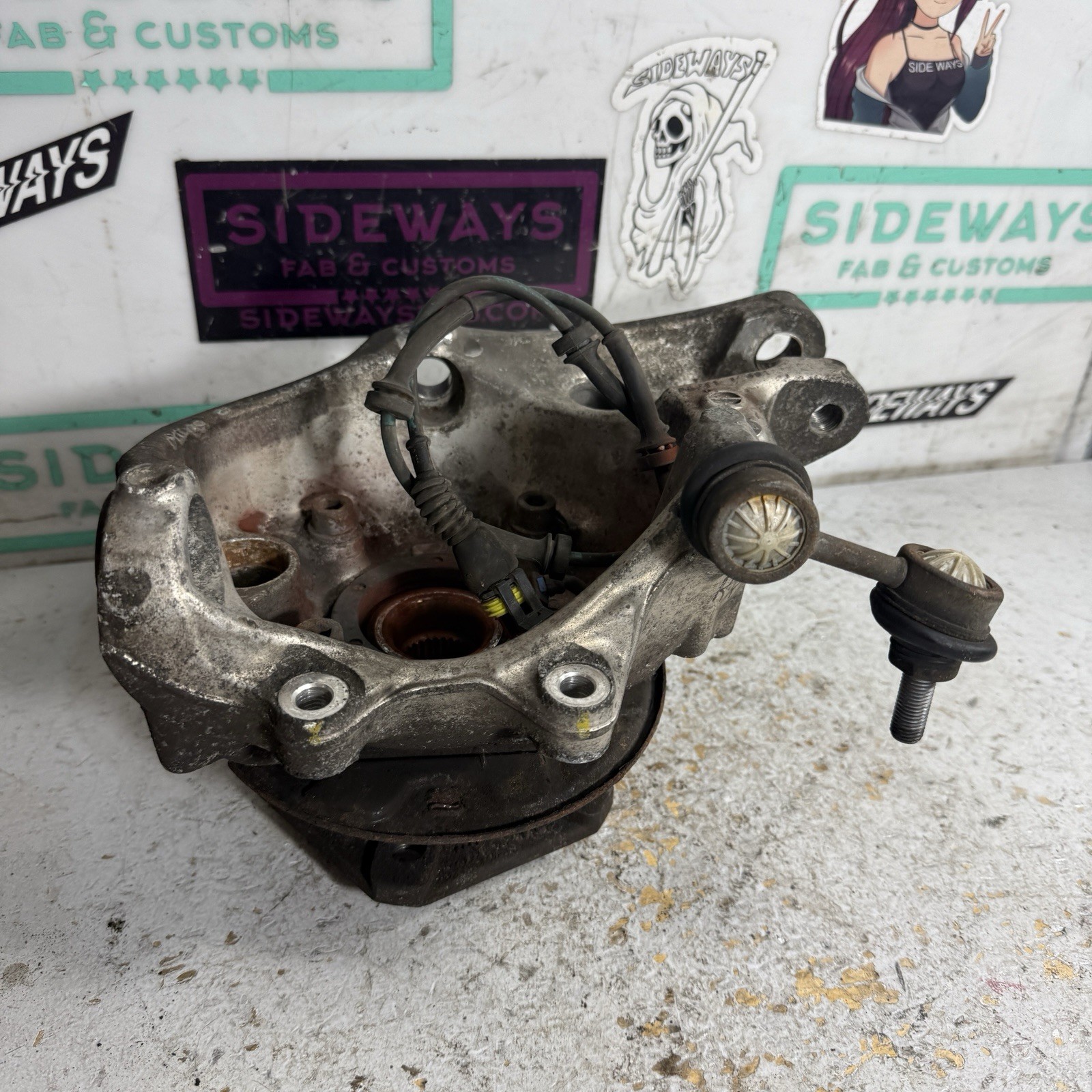 04-08 Maserati Quattroporte Right Rear Knuckle Hub Spindle Upright M139