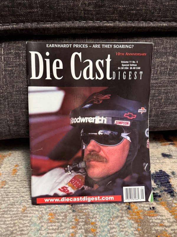 Die Cast Digest 10th Anniversary Vol 11 No 5 Special Edition Earnhardt nascar