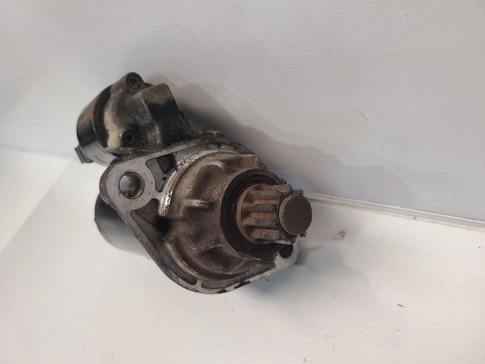 Motor de arranque Volkswagen Beetle GLS 2003-05 (2,0 L / 6 velocidades AT)  Foto 2 de 4