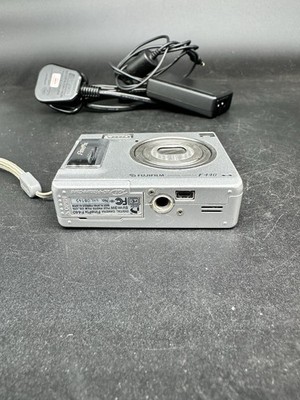 Fujifilm FinePix F440 4.1MP Digital Camera With Charger, Silver