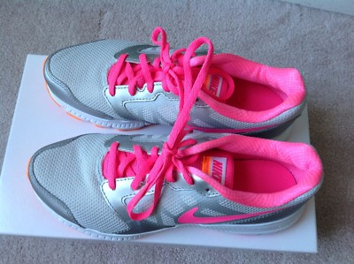 nike orange and pink shoes