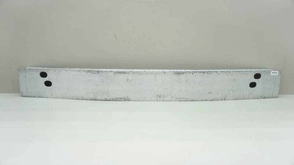 Barra de impacto de refuerzo para parachoques trasero Toyota Prius 2010-2015 OEM Foto 2 de 4