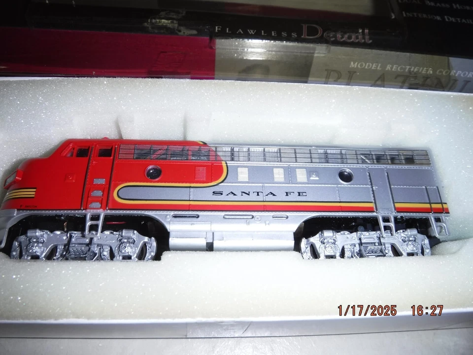 MRC PLATINUM HO F7A SANTA FE EMD LOCOMOTIVE #314C - NOS - NEW! - Image 3 of 4