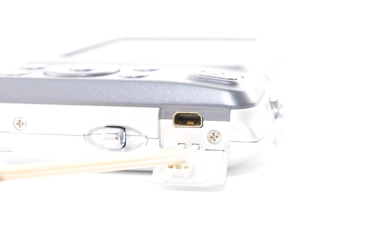 Nikon Coolpix S3400 Silver Excellent+5 Compact Digital Camera from