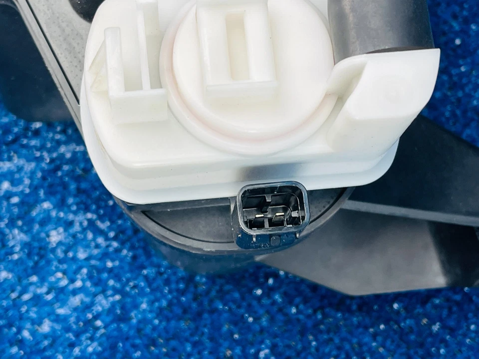 Chrysler 200 2015-2017 bote de carbón de vapor de combustible genuino OEM 68152022AB Foto 2 de 4