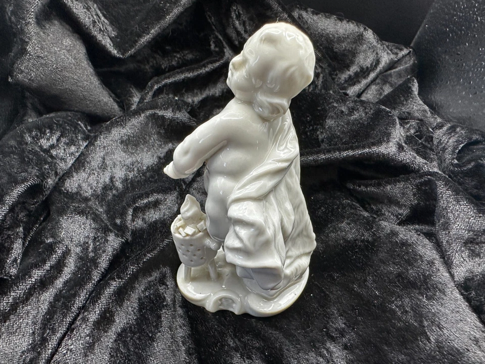 Figura de porcelana blanca de Nymphenburg Bustelli invierno cuatro estaciones querubín Putti Foto 2 de 4