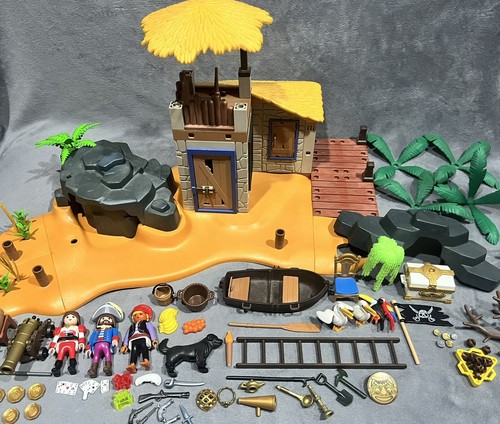 RETIRED Vintage Playmobil 3938 Pirates Den Island Cove