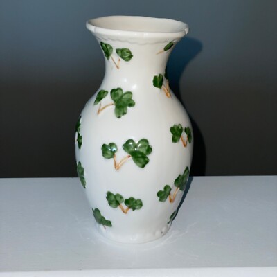 EUC Irish Pottery Shamrock Ceramic Flower Vase White Green 3 Leaf Clover 7''