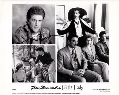 Ted Danson - schwarzweiß 10''x 8'' signiert ''Three Men & a Little Lady'' Promo - UACC RD223