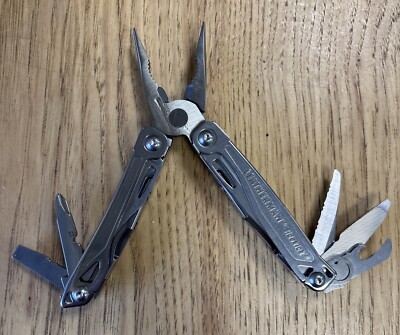 Leatherman Sidekick Folding Multi-Tool Knife Plier Stainless 1