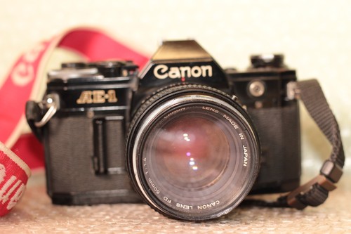 Canon AE-1 für Ersatzteile mit Objektiv Canon Lens FD 50mm 1:1.4 Top Zustand