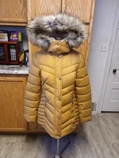 Laundry by Shelli Segal Women's Puffer Coat Butterscotch-Size M EUC