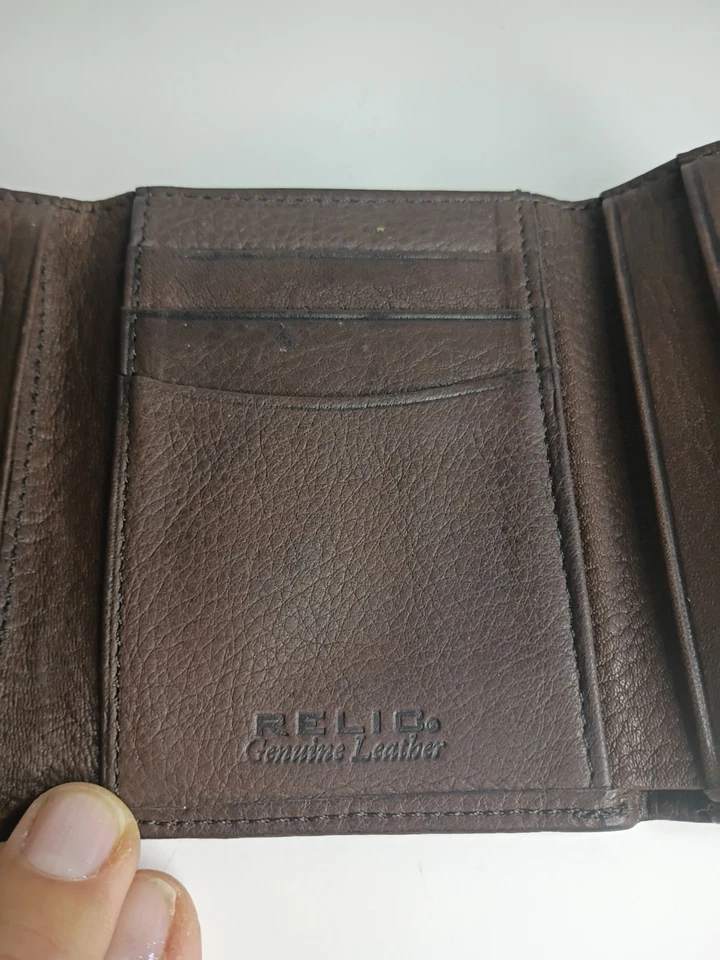 Relic Men’s Trifold Dark Brown Soft Leather Wallet Cards, Bills, ID Pocket - Image 4 of 4
