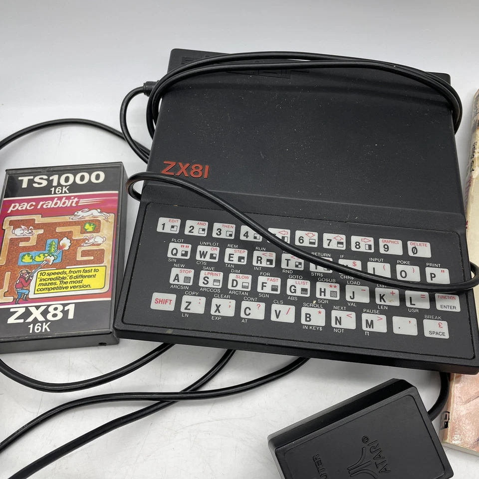 Computadora Sinclair ZX81 con Timex 16K RAM, Pac Rabbit y guía - Computadora de colección Foto 3 de 3