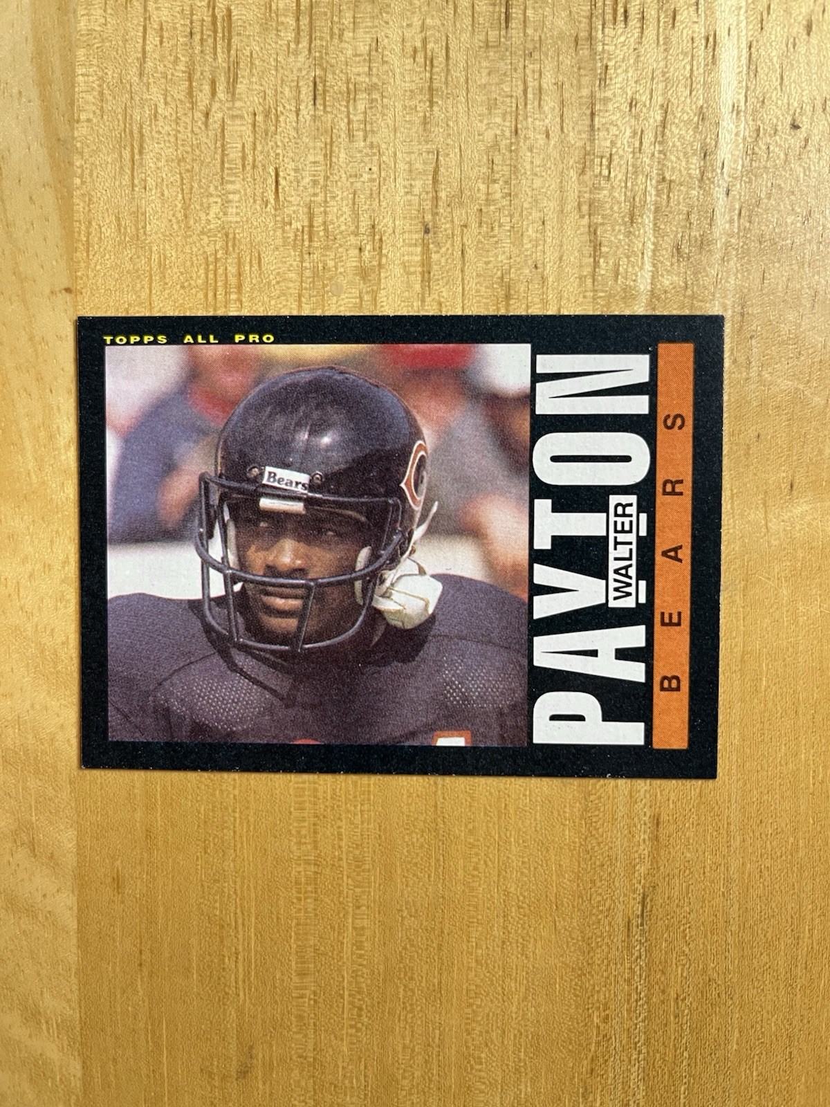 1985 Topps Football #33 Walter Payton  Chicago Bears HOF   Mint