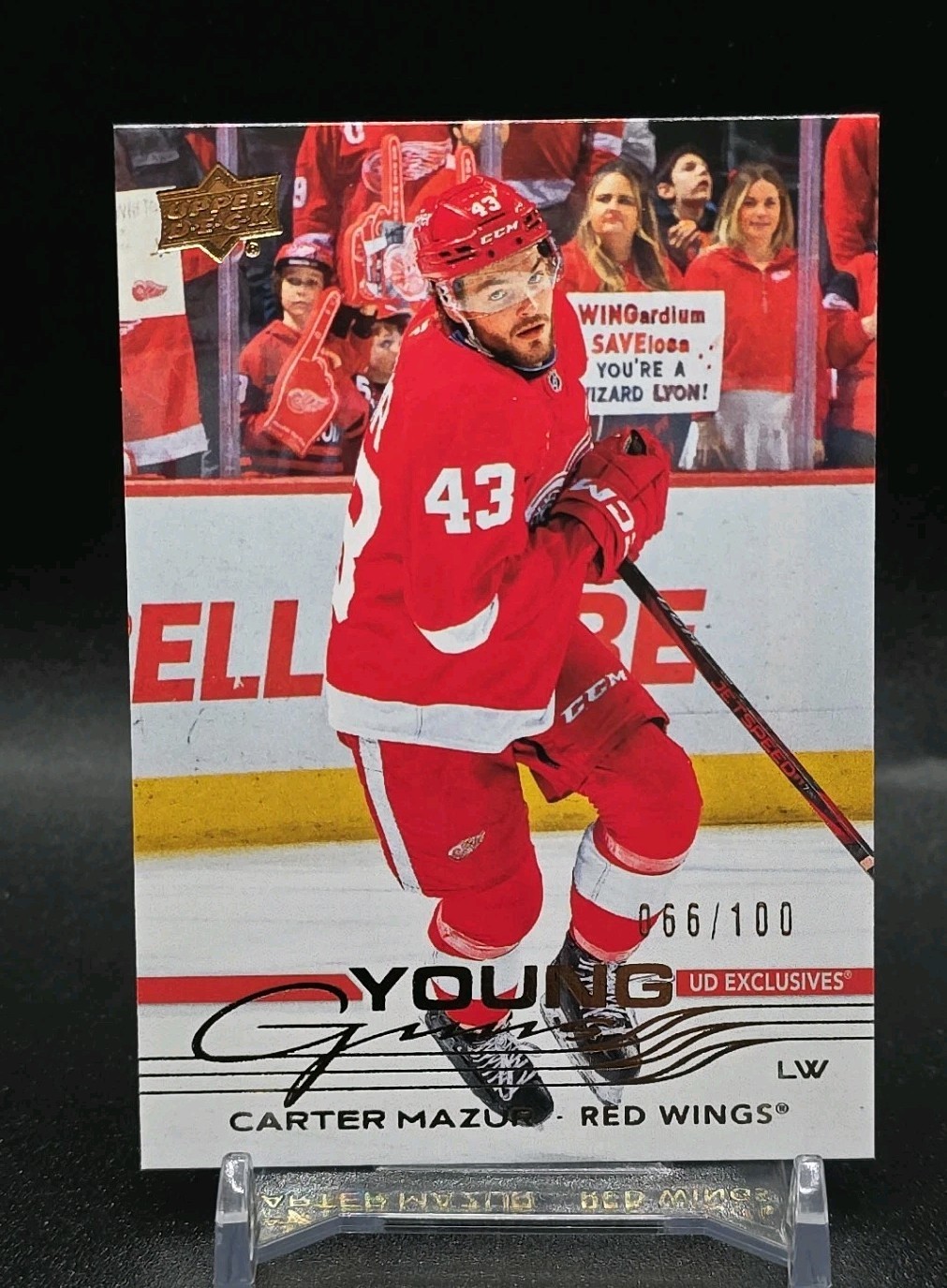 2025-26 Upper Deck Series 1 UD Exclusives Young Guns #204 Carter Mazur  066/100